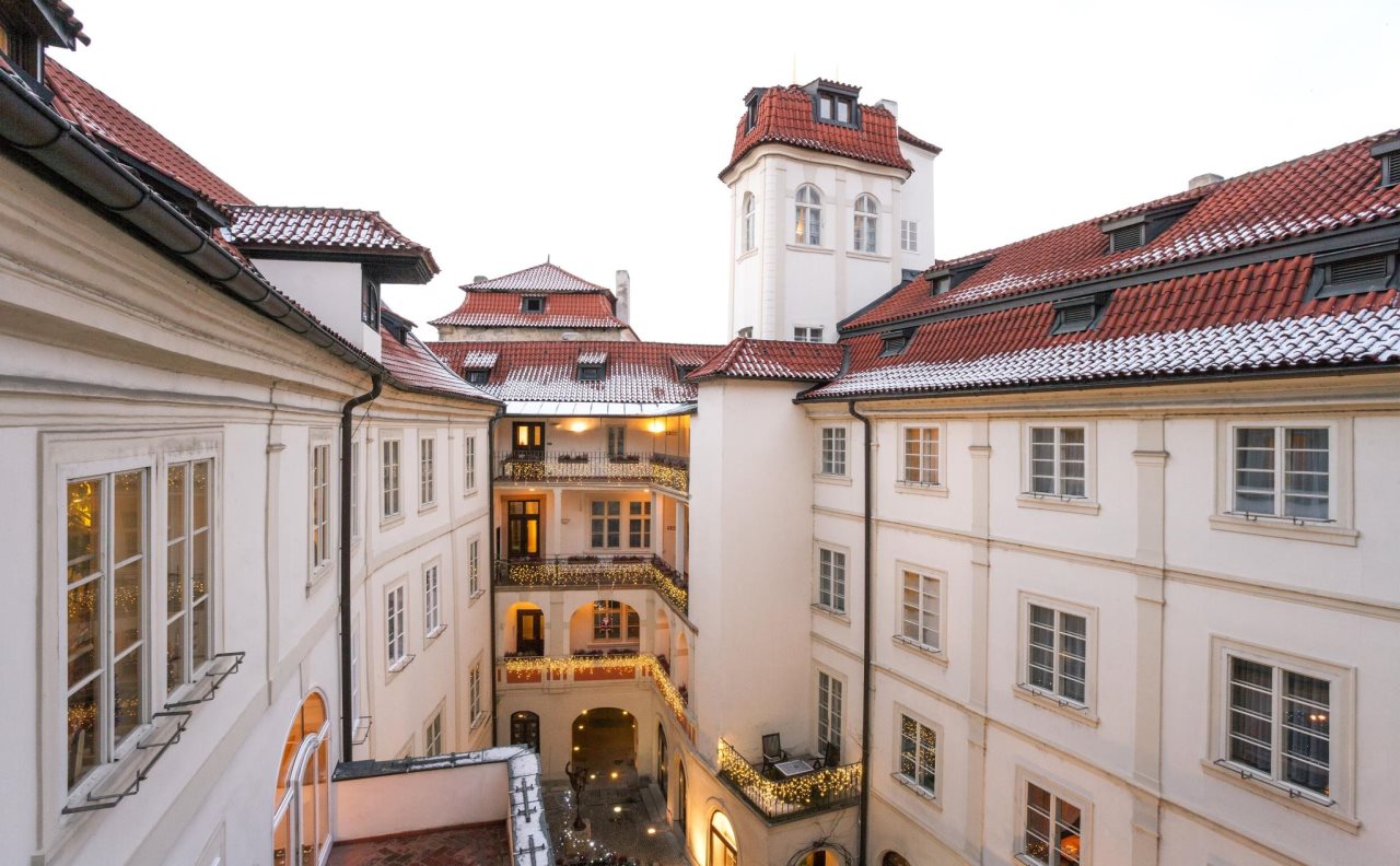 Iron Gate Hotel & Suites 1