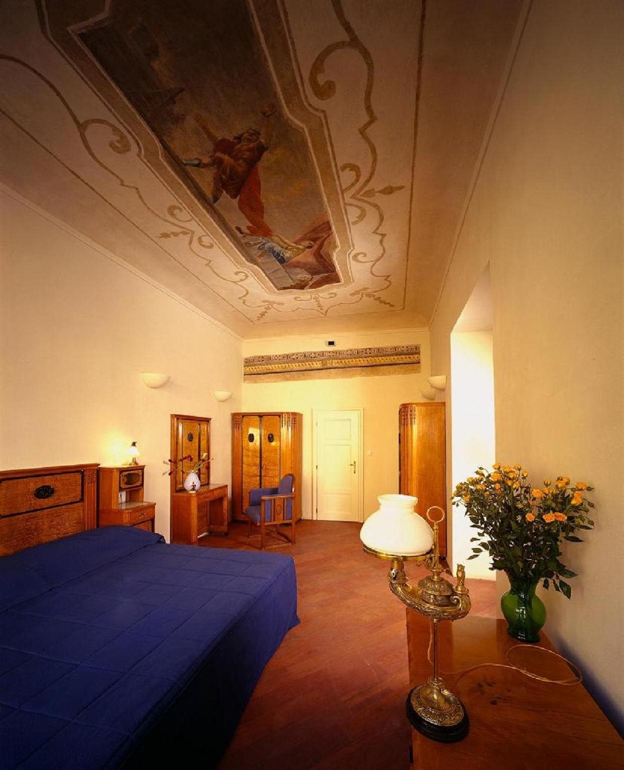 Iron Gate Hotel & Suites 17