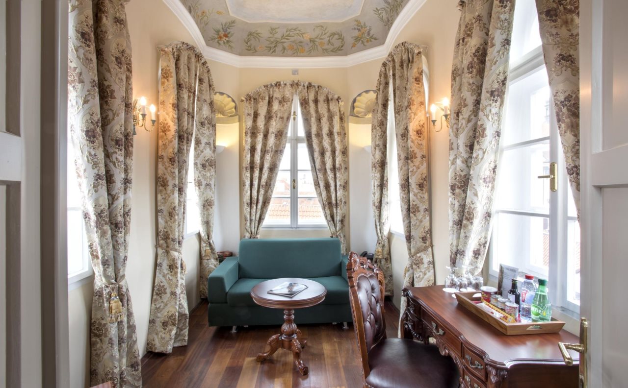 Iron Gate Hotel & Suites 19