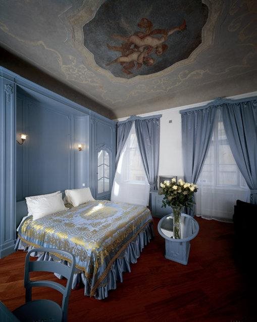 Iron Gate Hotel & Suites 20