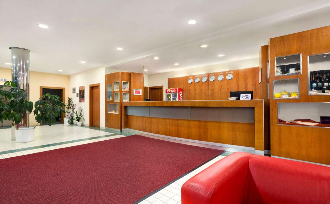 Ramada by Wyndham Airport Prague 1