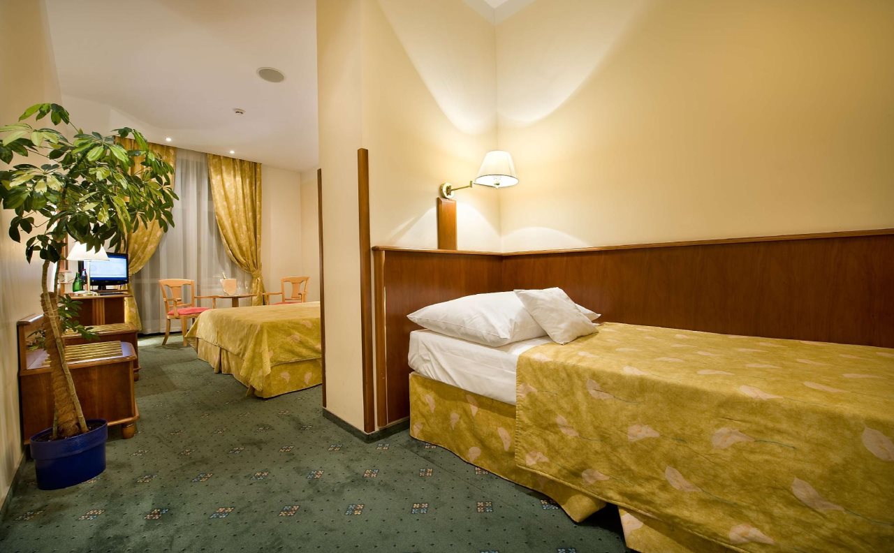 EA Hotel Rokoko 15