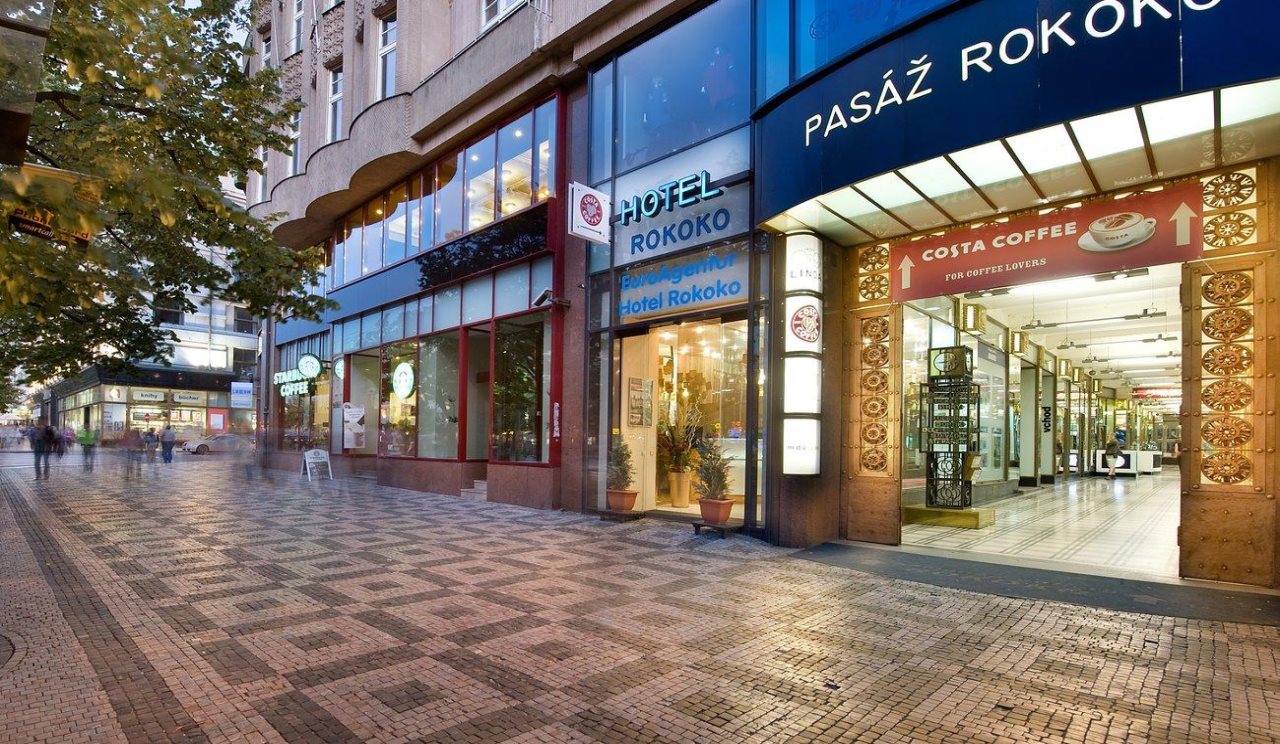 EA Hotel Rokoko 18