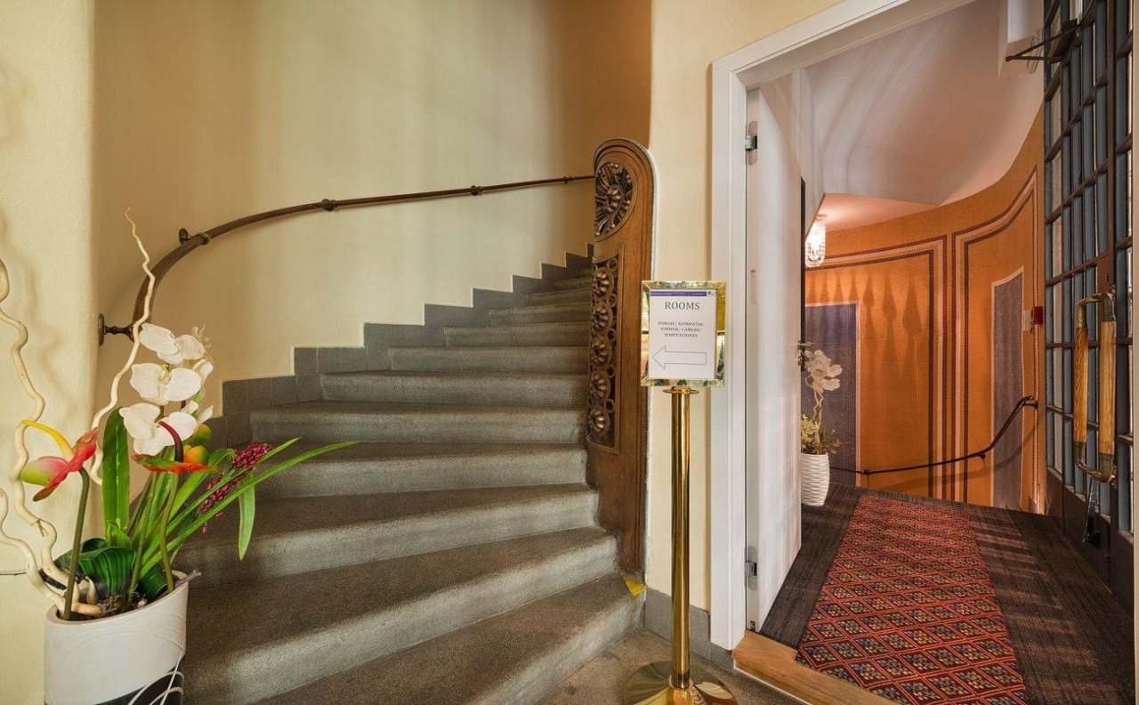 EA Hotel Rokoko 19