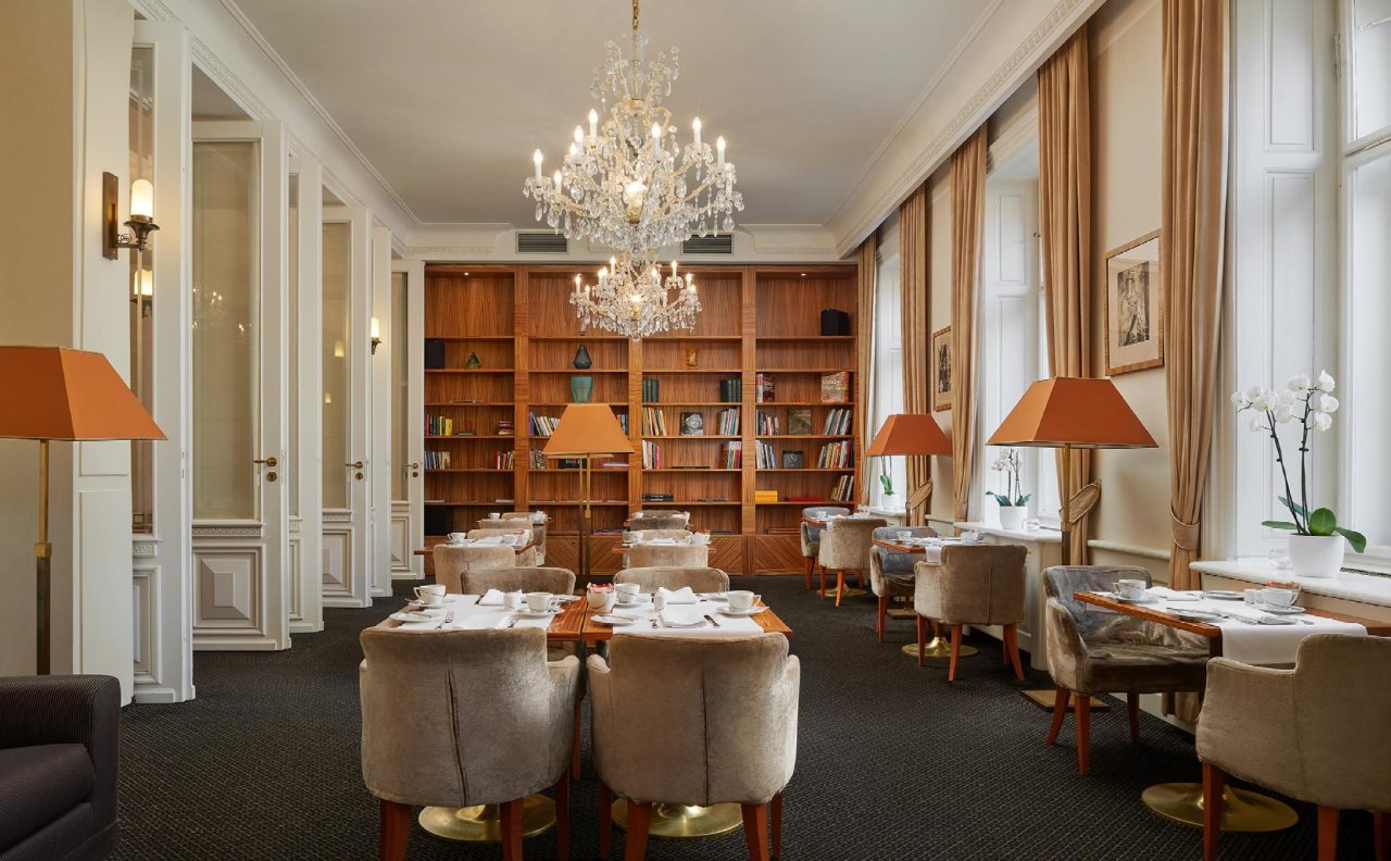 Ventana Hotel Prague 14