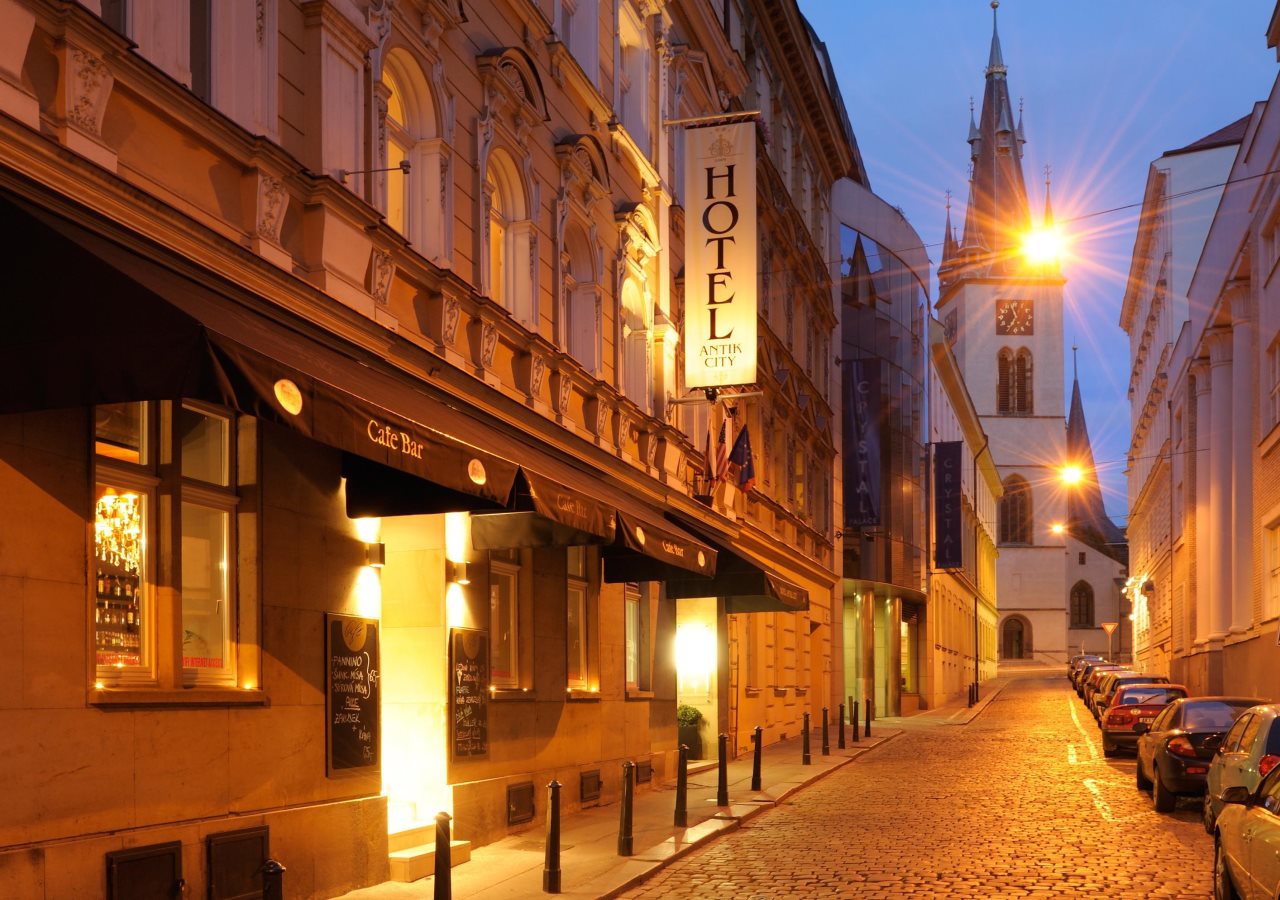 Numa Prague Root 1