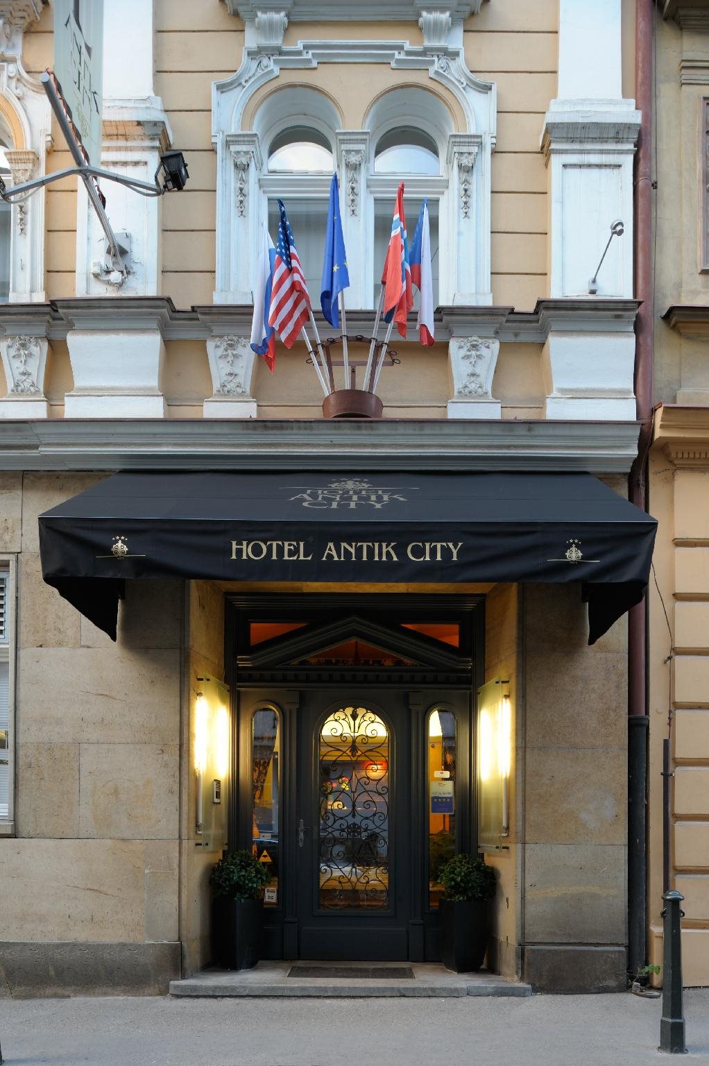 Numa Prague Root 12