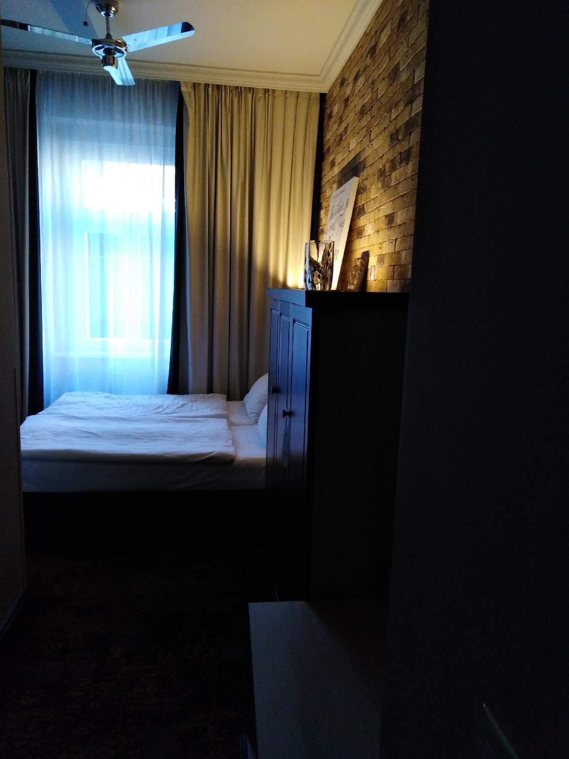 Numa Prague Root 2