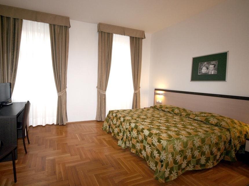 Hotel Praga 1 2