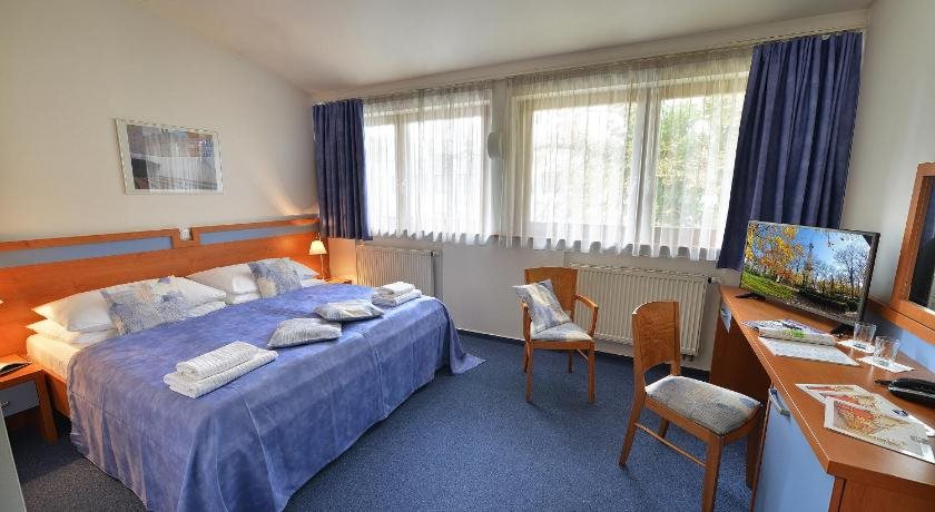 EA Hotel Populus 12