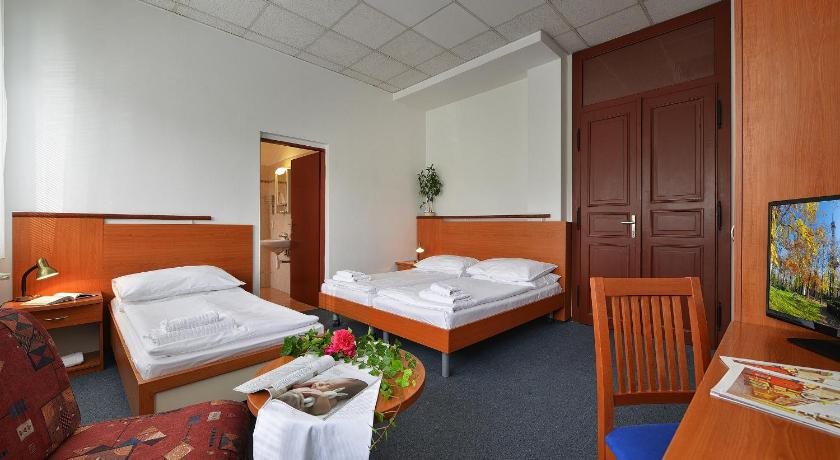 EA Hotel Populus 2