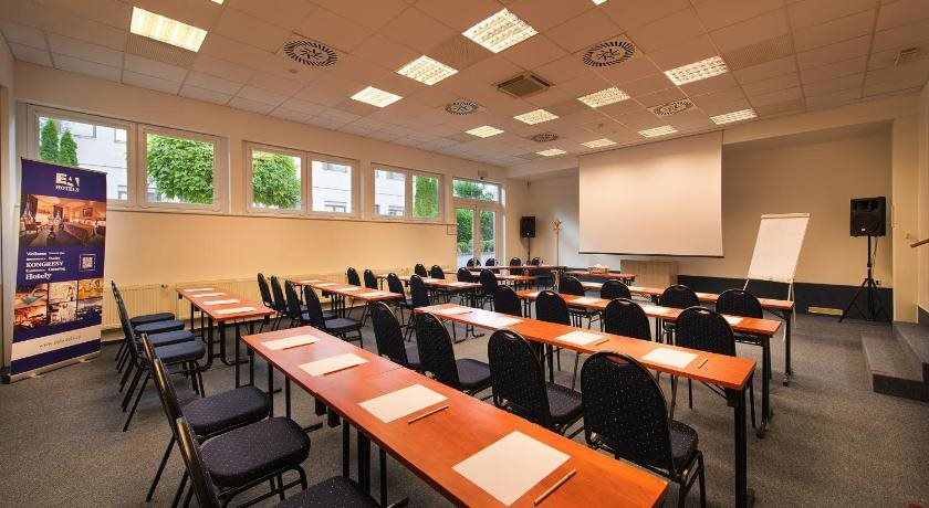 EA Hotel Populus 3