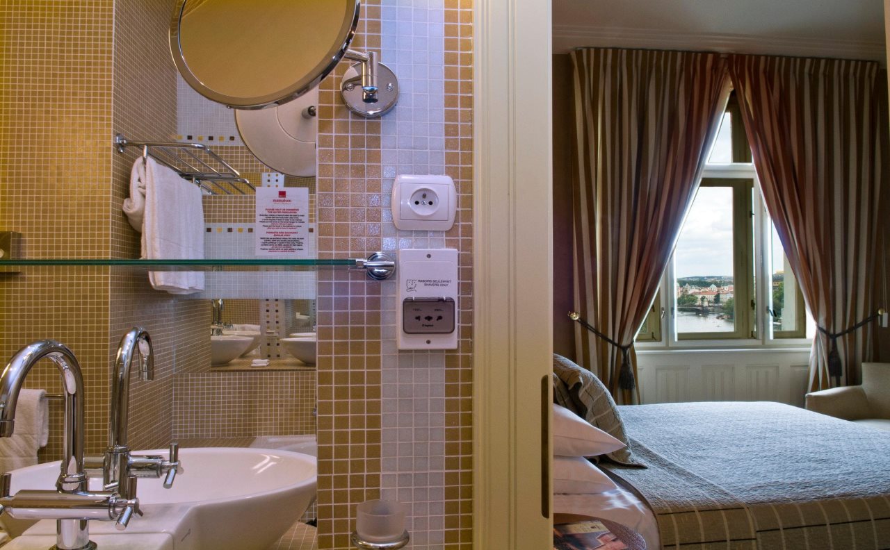 Mamaison Hotel Riverside Prague 23