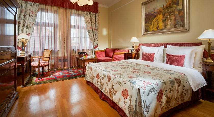 Golden Well Hotel 11