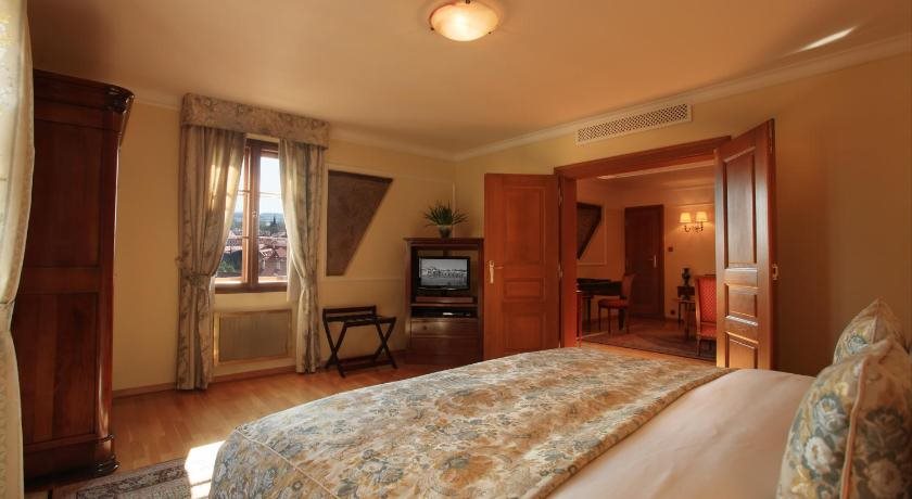 Golden Well Hotel 21