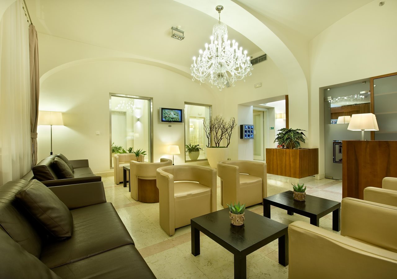 Hotel Maestro by Adrez 5