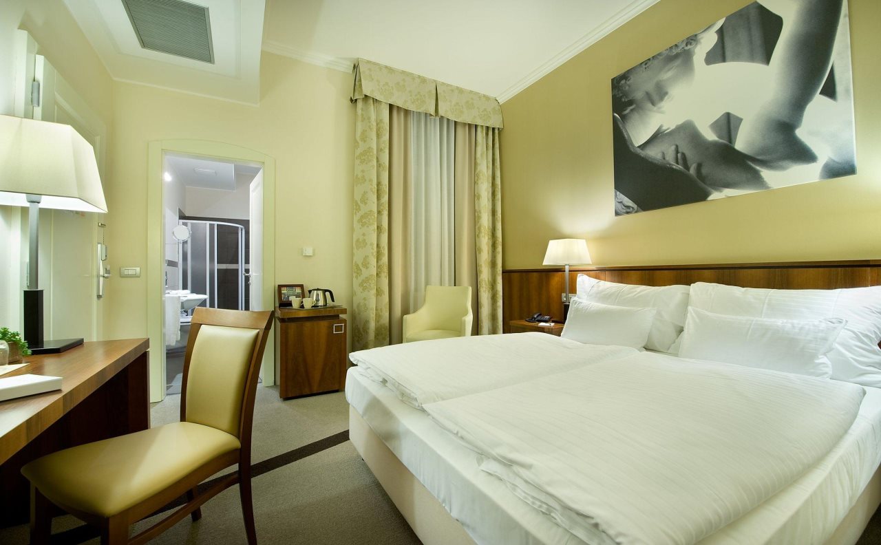 Hotel Maestro by Adrez 8