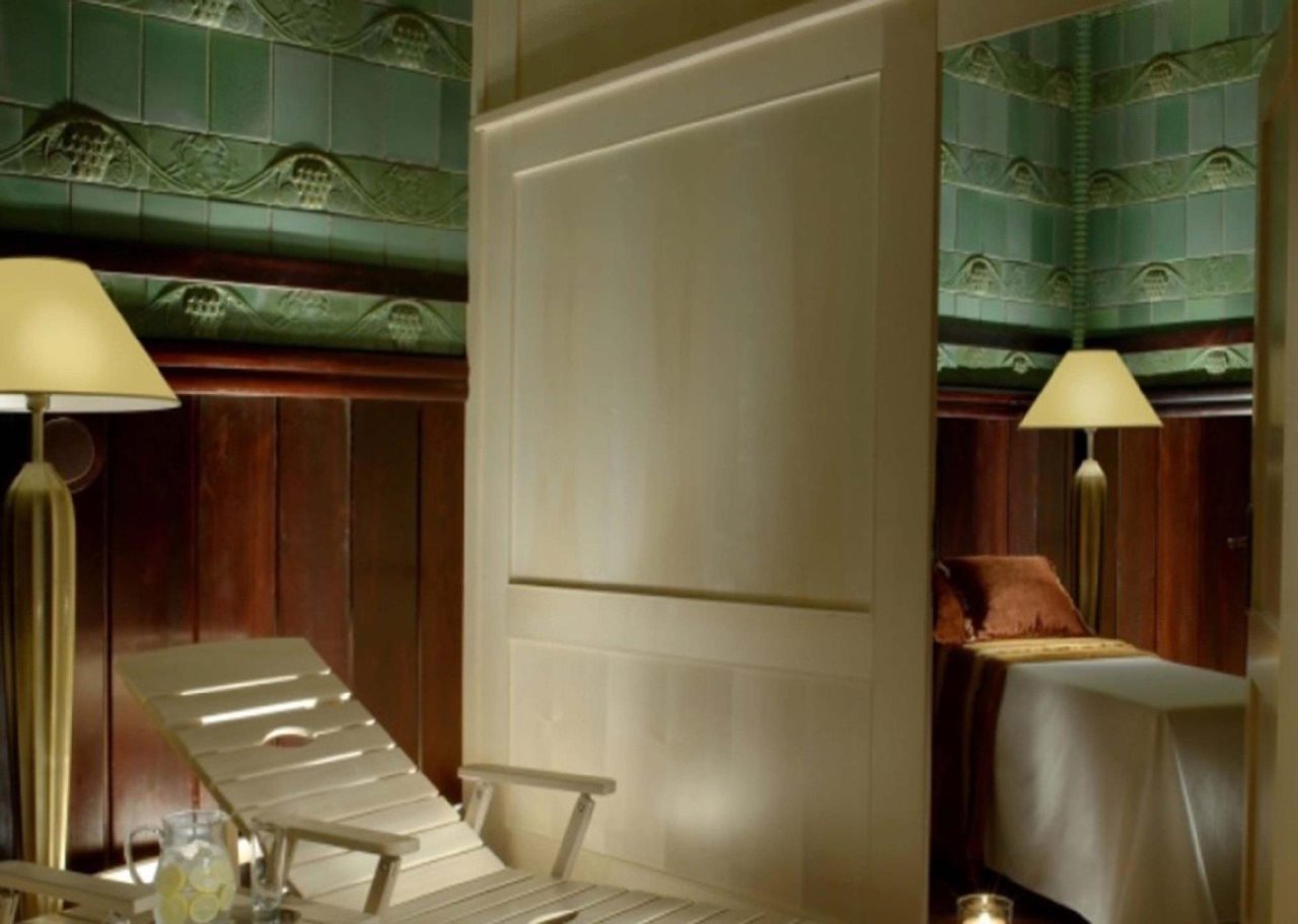 Imperial Art Deco 18