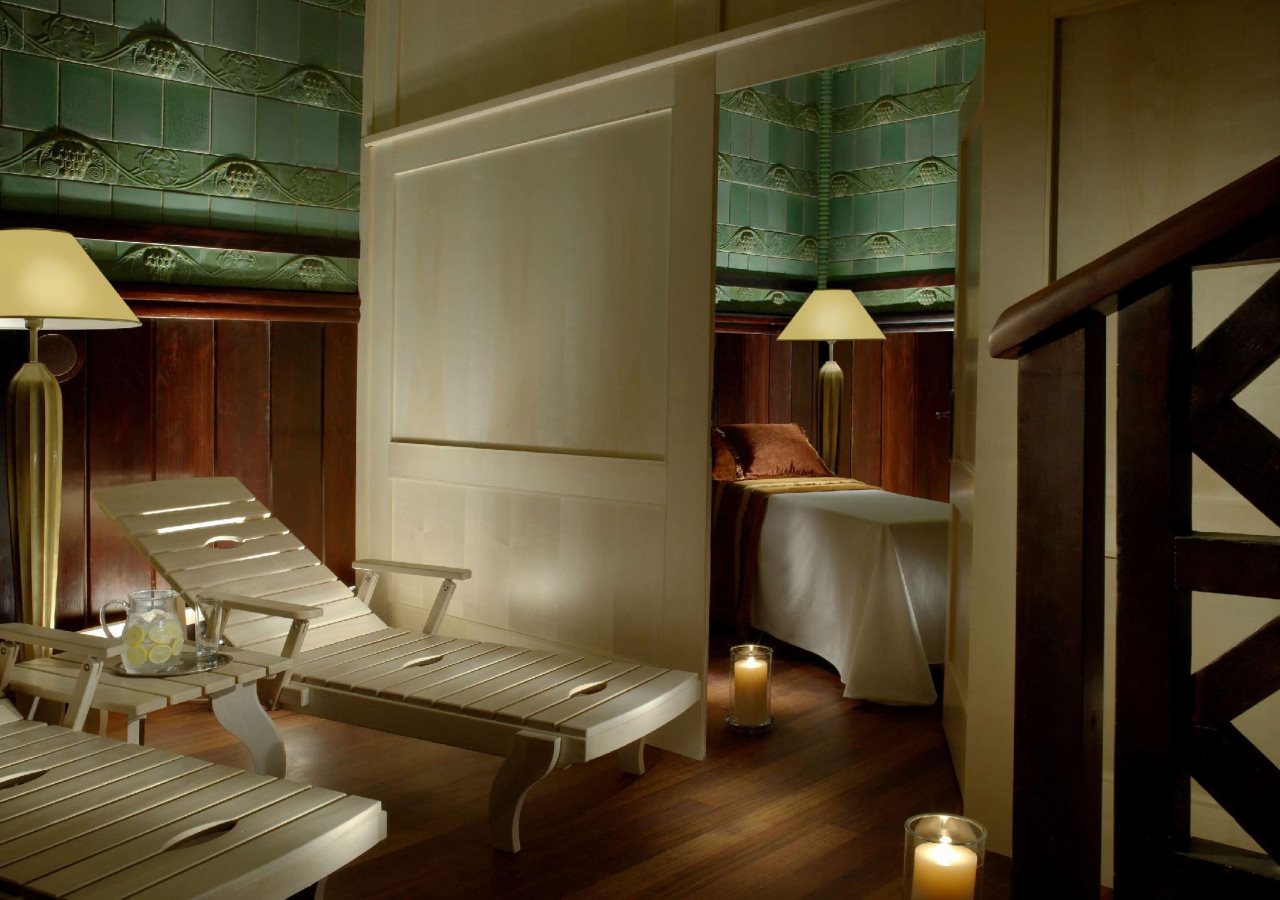 Imperial Art Deco 21