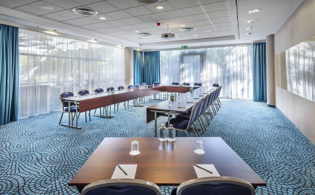 Courtyard by Marriott Prague City 9