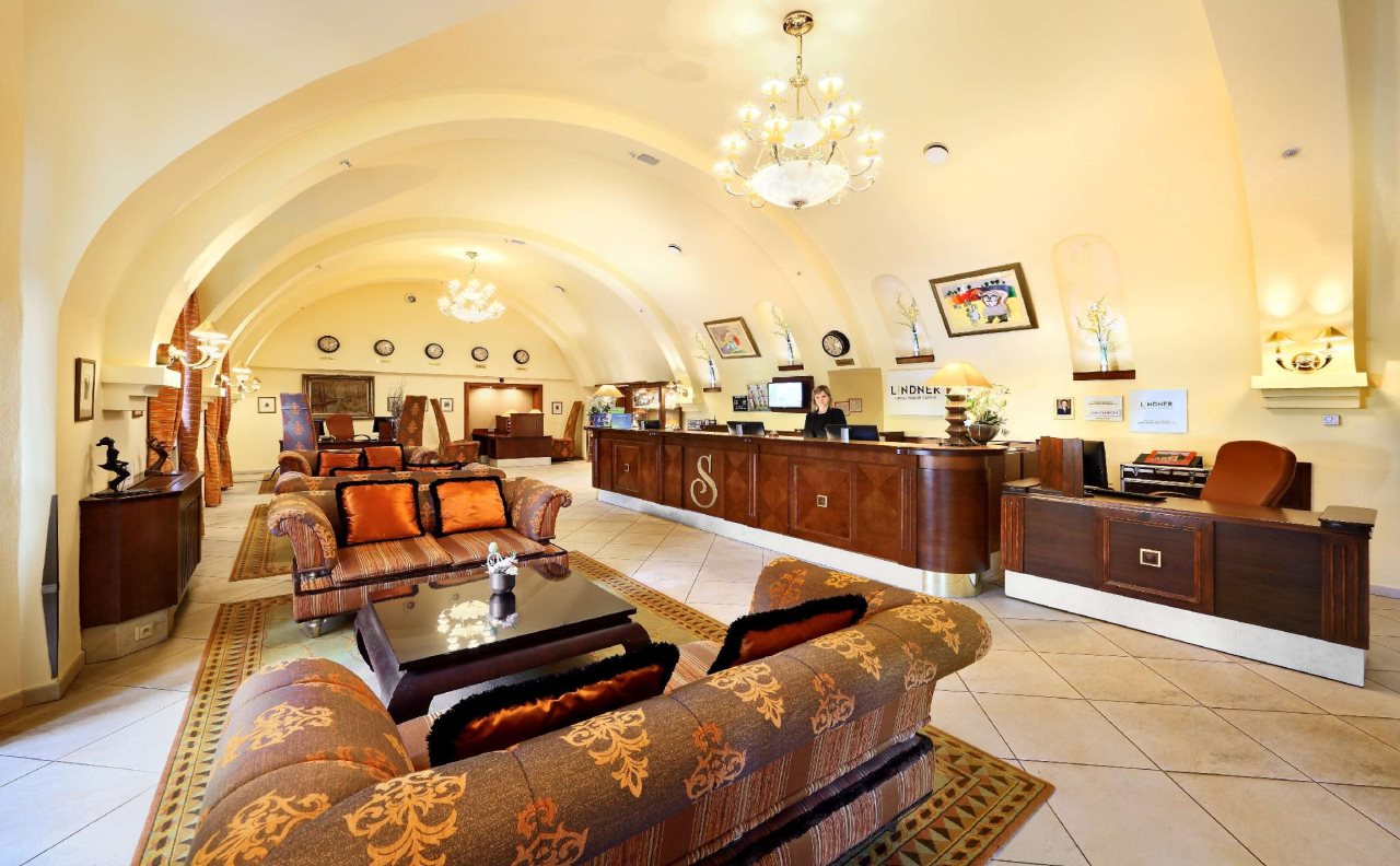 Lindner Hotel Prague Castle 4