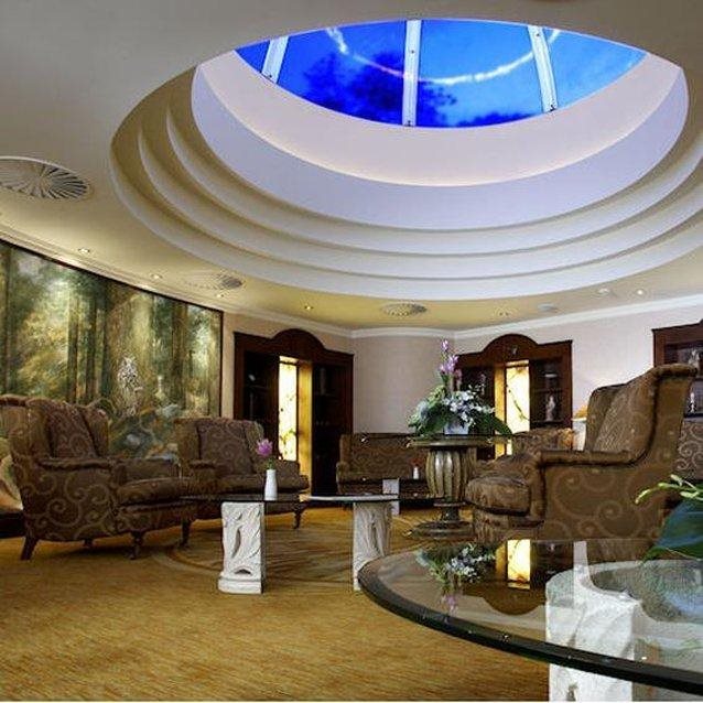 Lindner Hotel Prague Castle 6