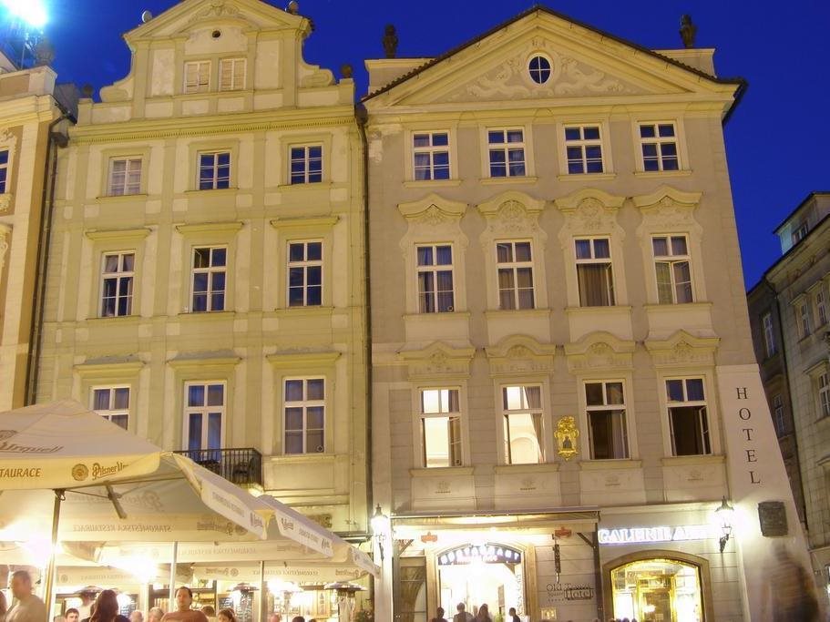 Old Town Square Residence by Emblem 1