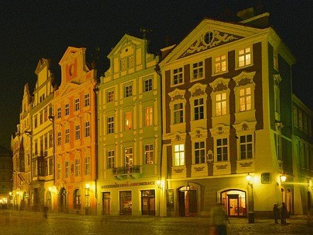 Old Town Square Residence by Emblem 14