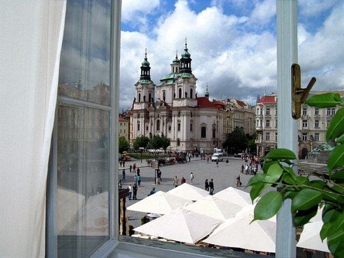 Old Town Square Residence by Emblem 22