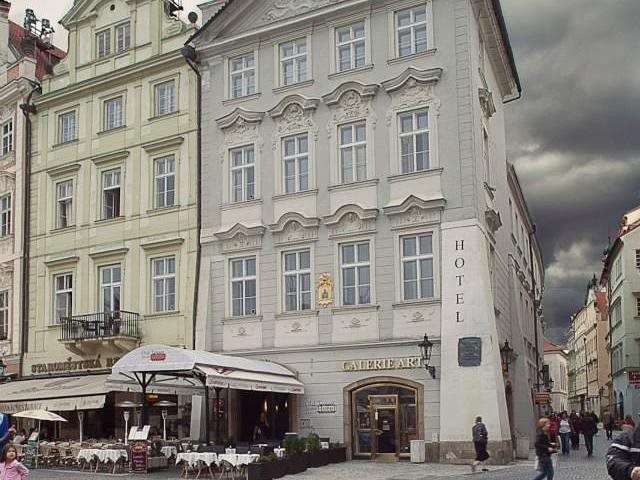 Old Town Square Residence by Emblem 3