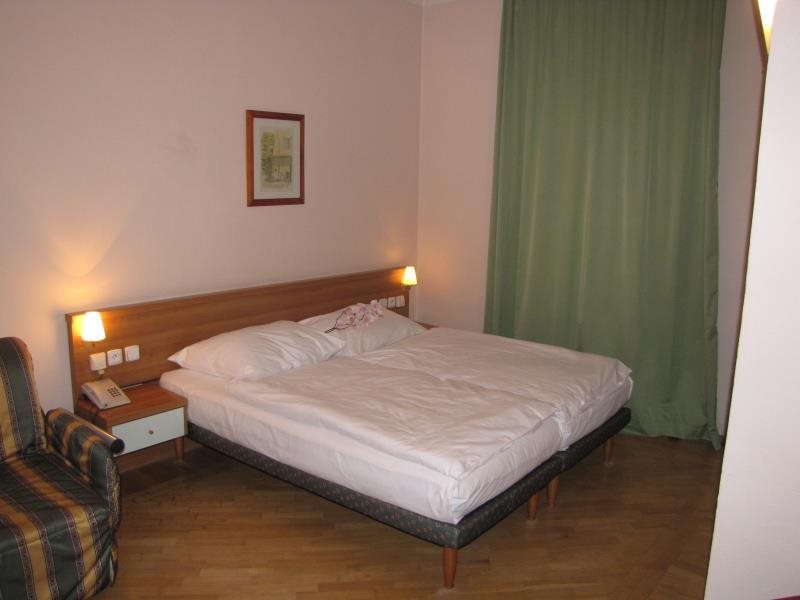 Residence Select 18