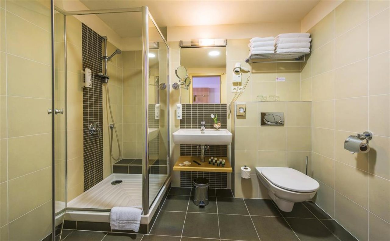 Iris Hotel Eden 17