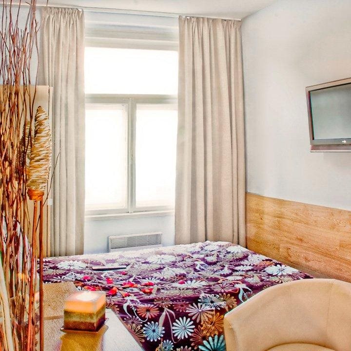 Royal Court Hotel 10