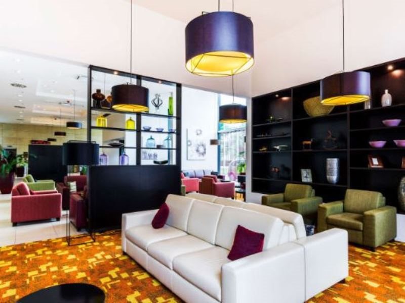 Courtyard by Marriott Prague Airport 11