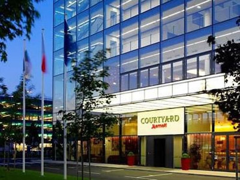 Courtyard by Marriott Prague Airport 18