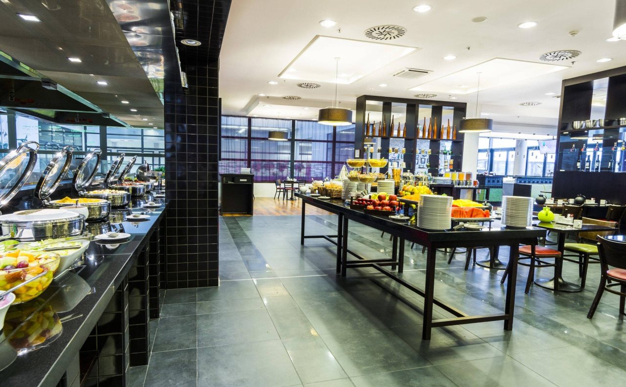 Courtyard by Marriott Prague Airport 23