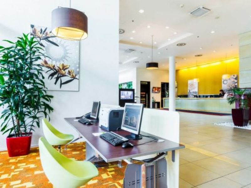 Courtyard by Marriott Prague Airport 3