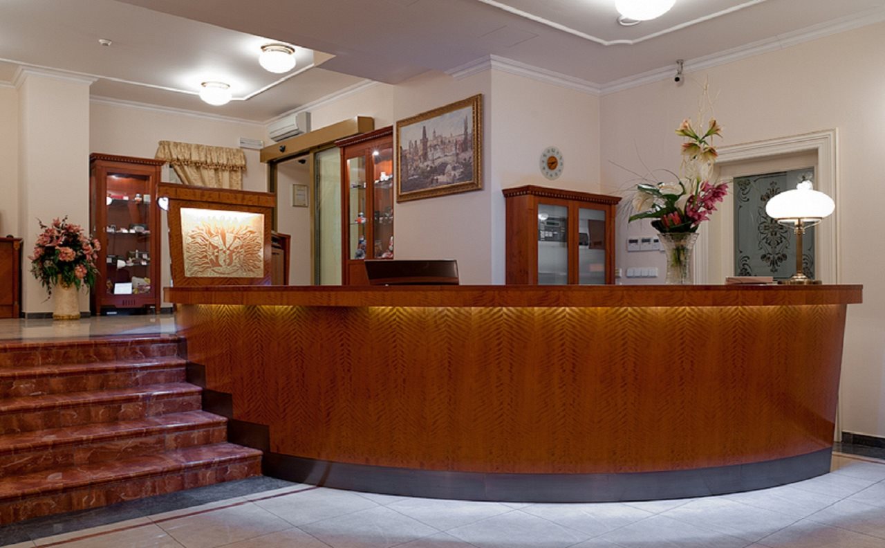 Amigo City Centre Hotel 10