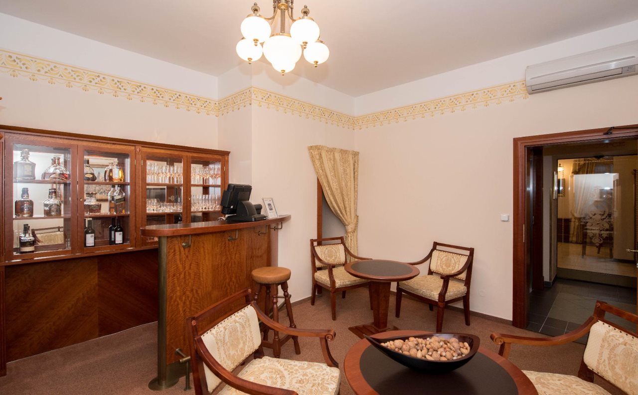 Amigo City Centre Hotel 12