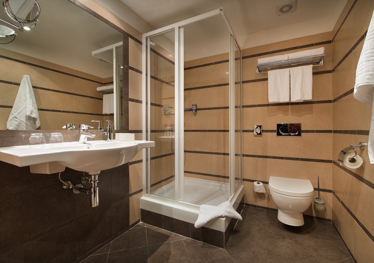 EA Hotel Downtown 4