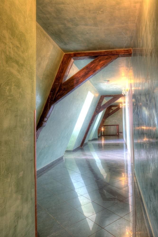 Hotel Palac U Kocku Prague 13