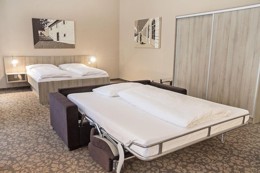 Hotel Palac U Kocku Prague 18