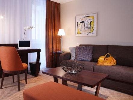 The Hotel Fitzgerald 12