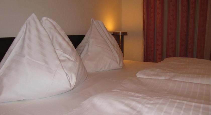 Royal Plaza 14