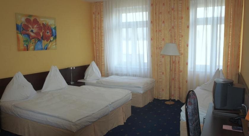 Royal Plaza 22