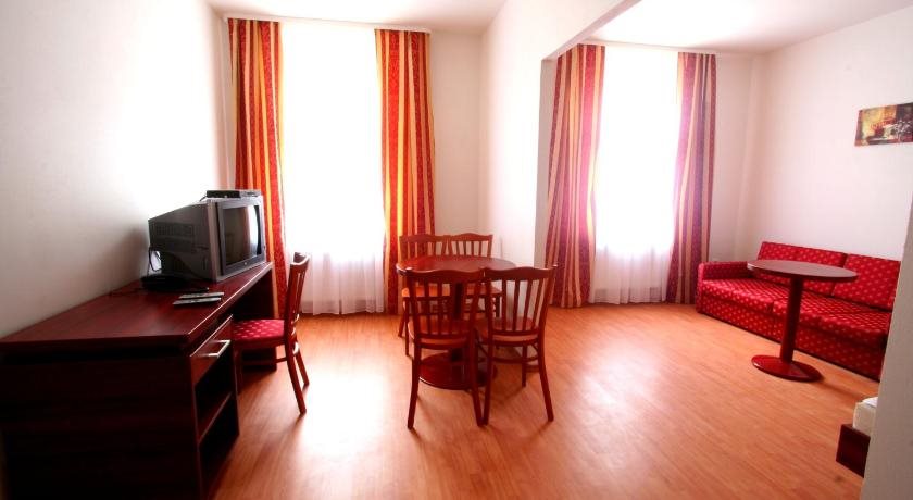Susa Aparthotel 6