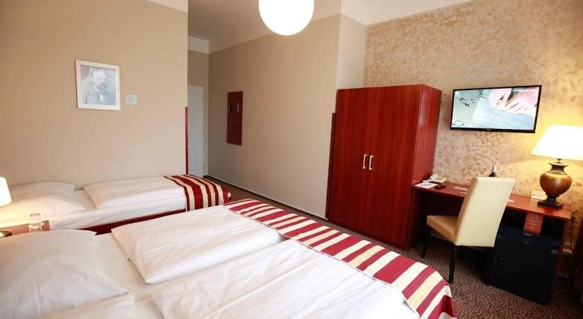 Metropolitan Old Town Hotel 14