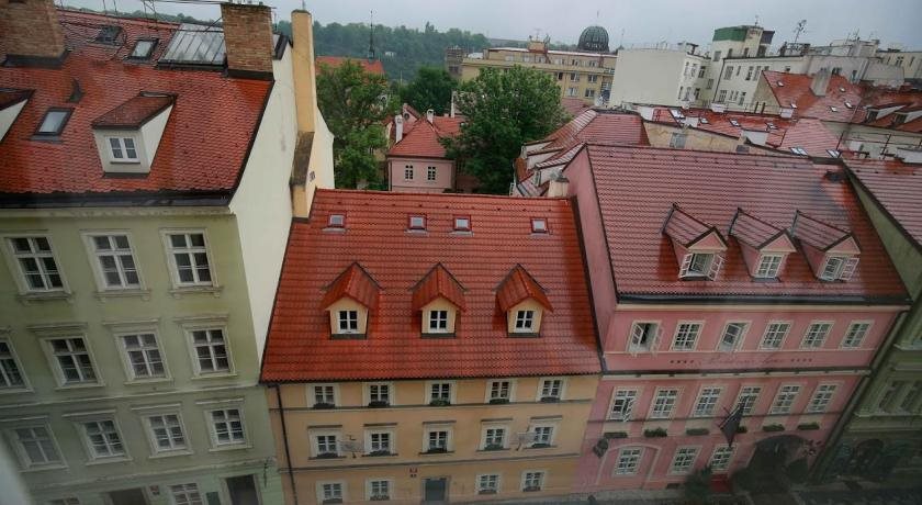 Metropolitan Old Town Hotel 15