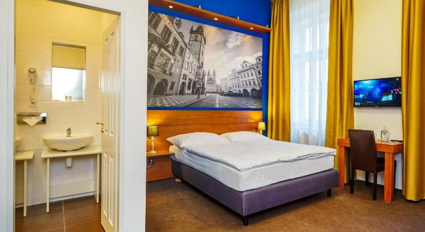 Metropolitan Old Town Hotel 21
