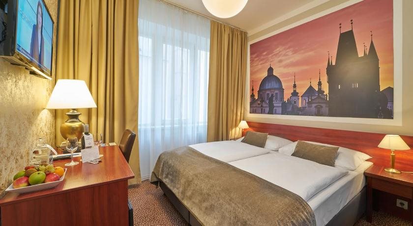 Metropolitan Old Town Hotel 6
